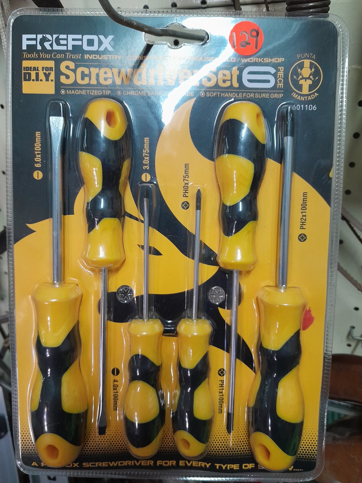 "6-piece Frefox screwdriver set with magnetized tips, chrome vanadium blade, and soft handles, ideal for DIY projects, still sealed. Available at Die Skatkis.