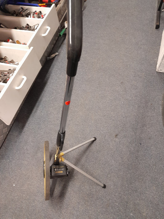Webco Distance Measuring Wheel with stand, 1000m capacity, in very good condition, available at Die Skatkis secondhand store.