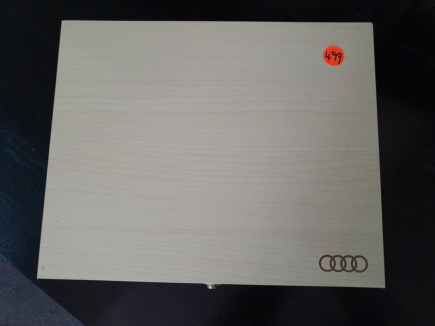 8 Piece Steak Knife and Fork Set in light wooden box with Audi logo and smooth surface, available at Die Skatkis.