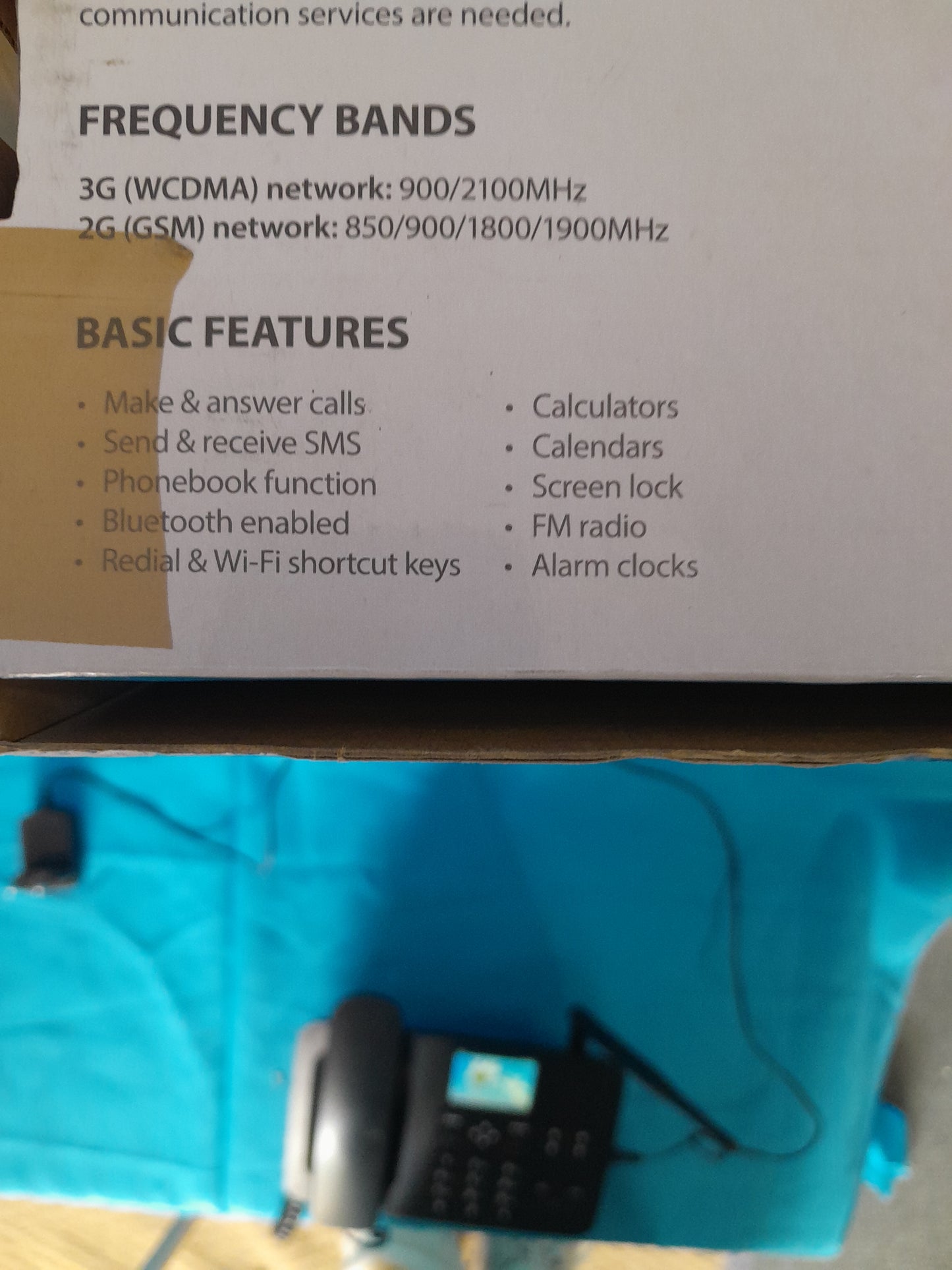 Product box for D-Link 3G FLLA Wi-Fi phone, showcasing frequency bands and essential features, at Die Skatkis.