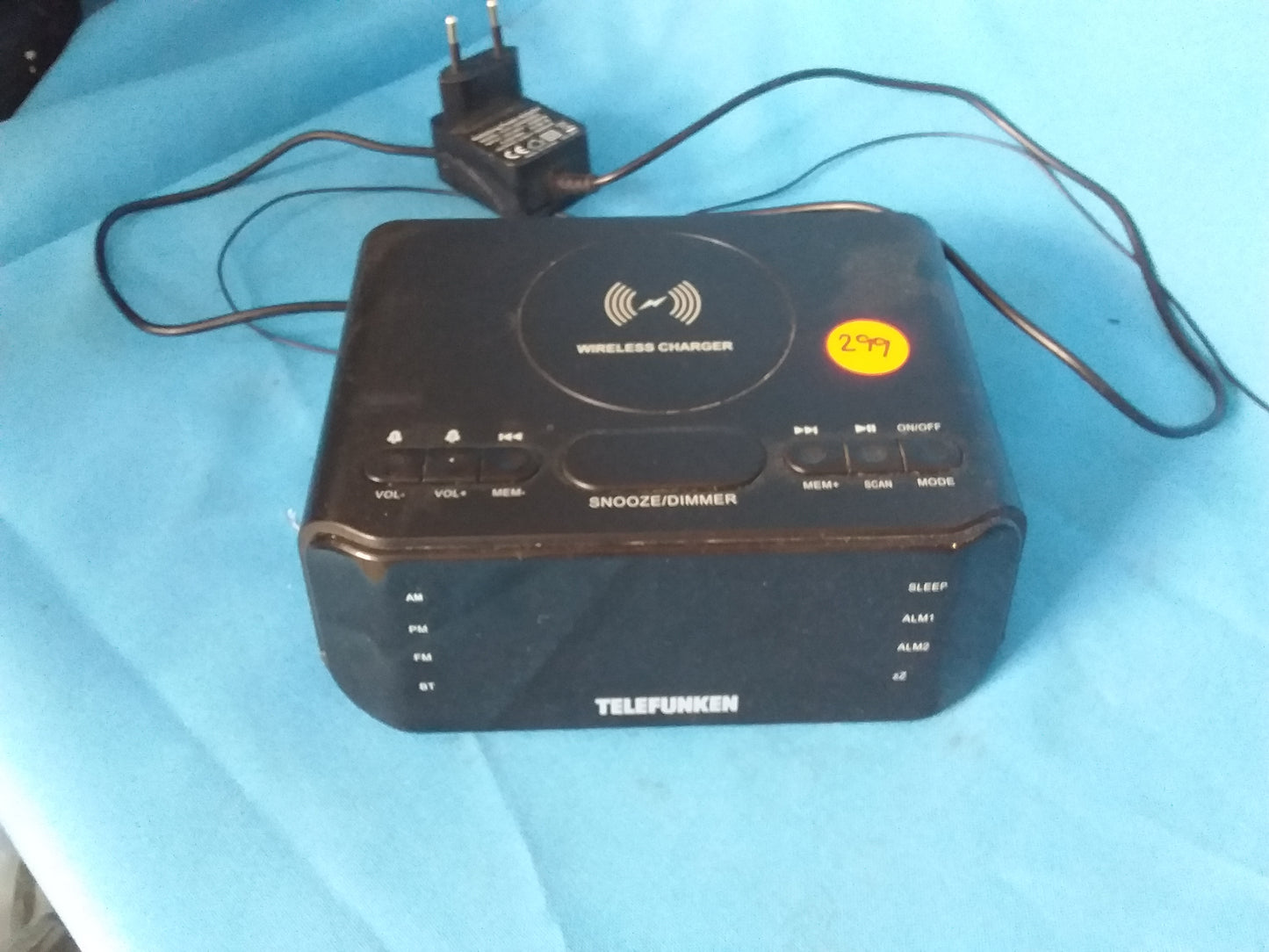 Telefunken Bluetooth clock radio with wireless charging and 3W speaker output, available at Die Skatkis secondhand store.