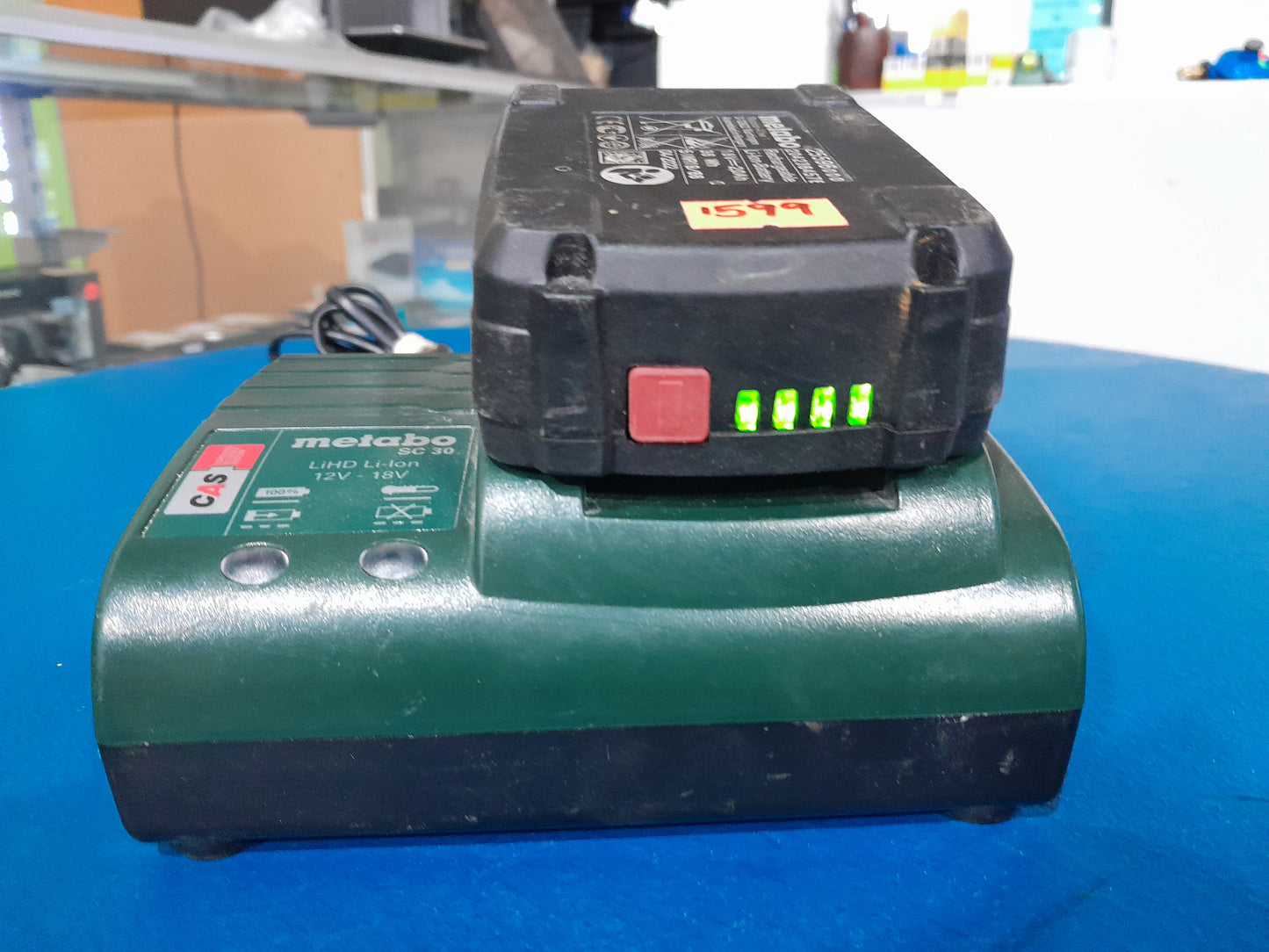 Metabo Li-Ion battery and charger set, ideal for efficient tool performance