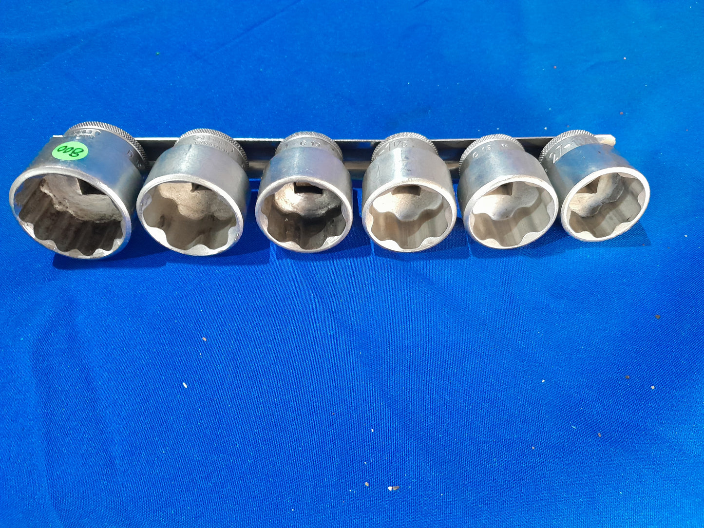 High-quality Gedore socket set with sizes 27, 28, 29, 30, 32, and 36 for reliable performance.