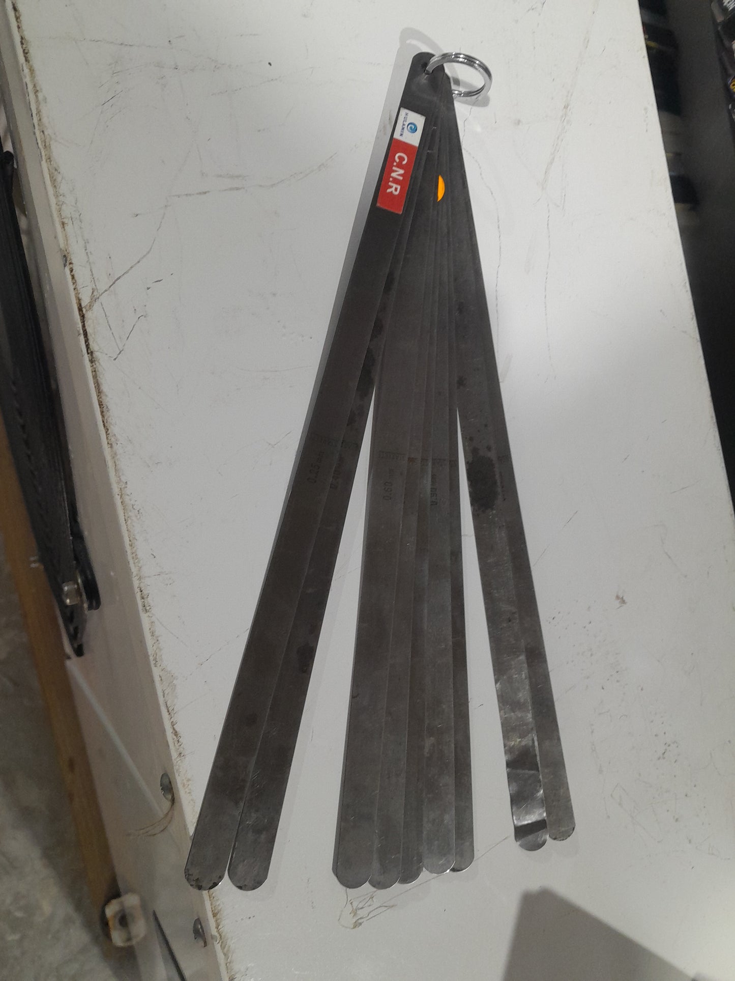 Versatile 300mm feeler gauge set for precise measurement tasks in various mechanical projects.