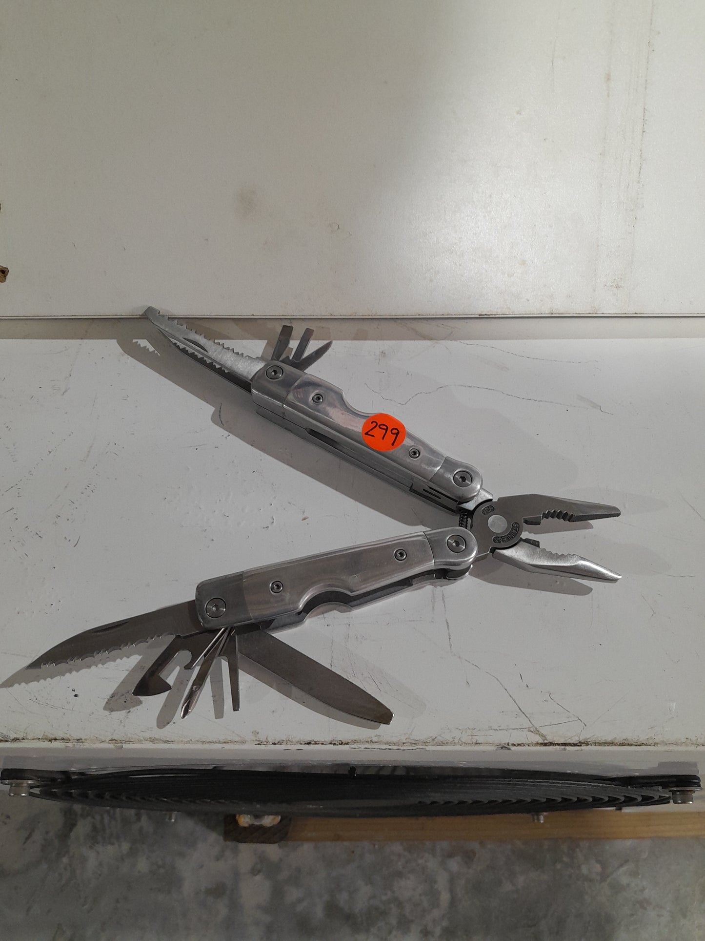 All-in-one no-name multi-tool designed for efficiency in various tasks, from gardening to household fixes.