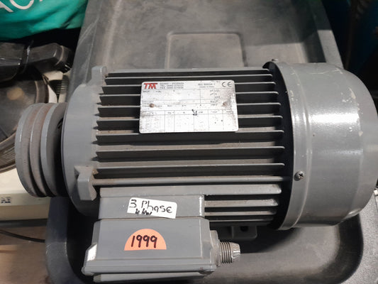 TM 3 Phase Induction Motor, 1HP, ideal for pumps, fans, and compressors, low maintenance.