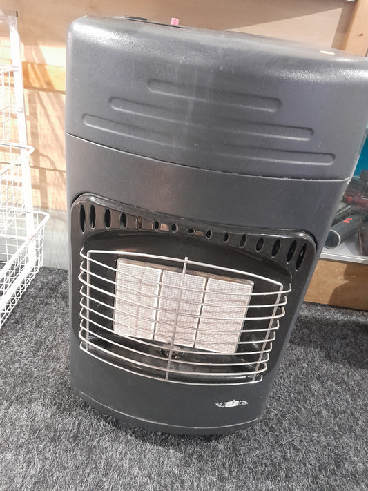 Front view of an ALVA 3 Panel Gas Heater, ideal for indoor heating in winter.