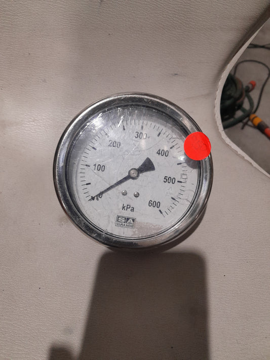 MEX3 63mm rear entry pressure gauge showing kPa readings for accurate measurement.