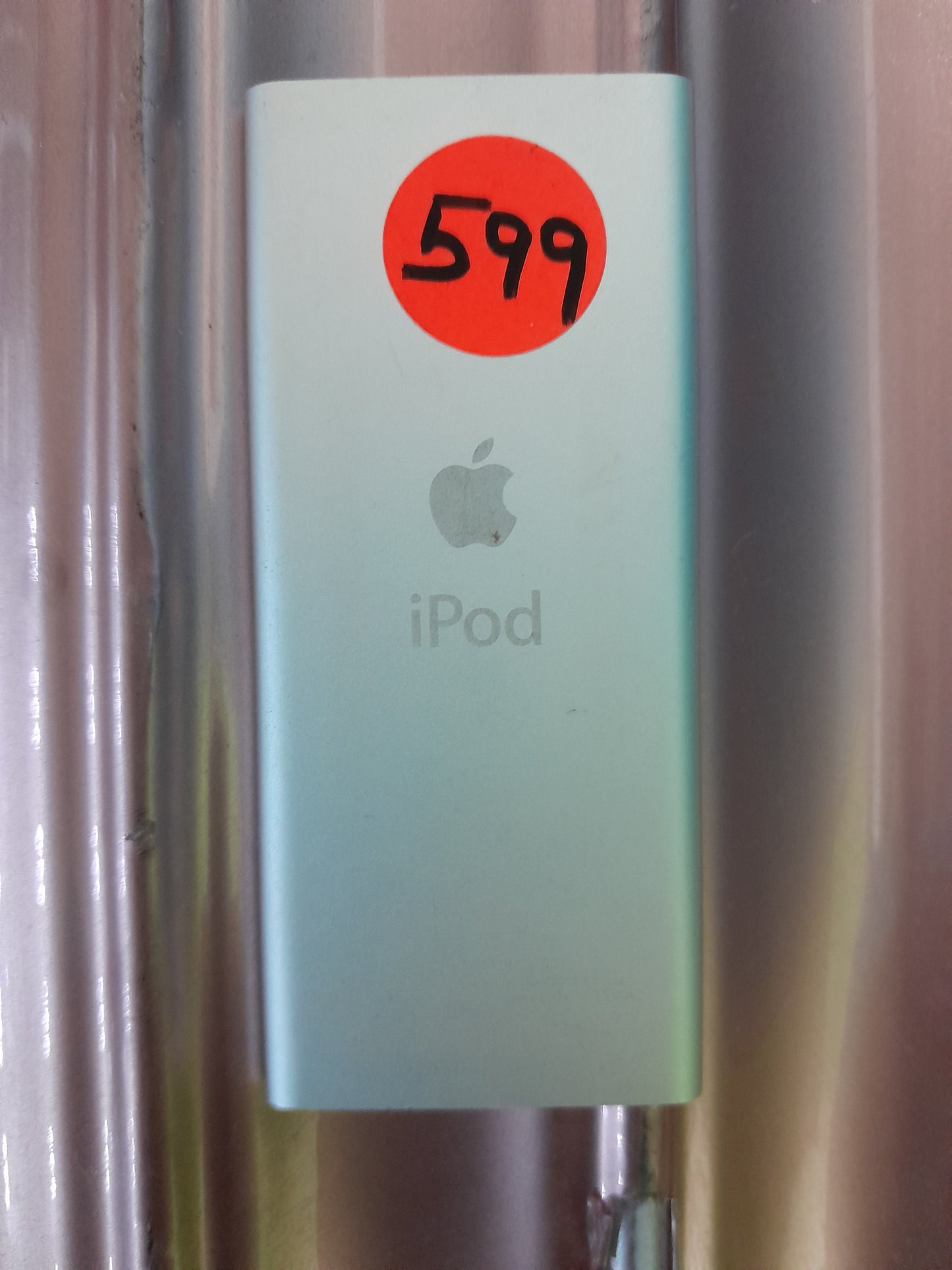 Secondhand Apple iPod Mini available at Die Skatkis, featuring 2GB storage.