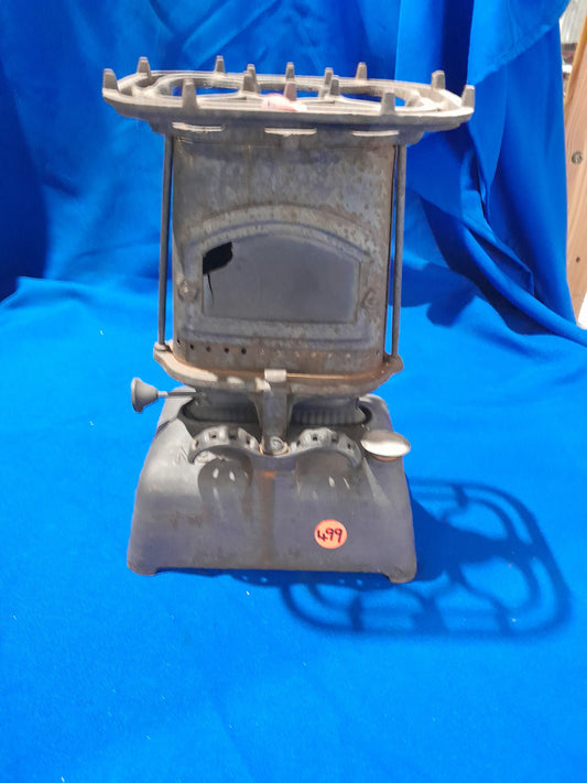 Vintage Beatrice paraffin heater, ideal for heating and light cooking, available at Die Skatkis.