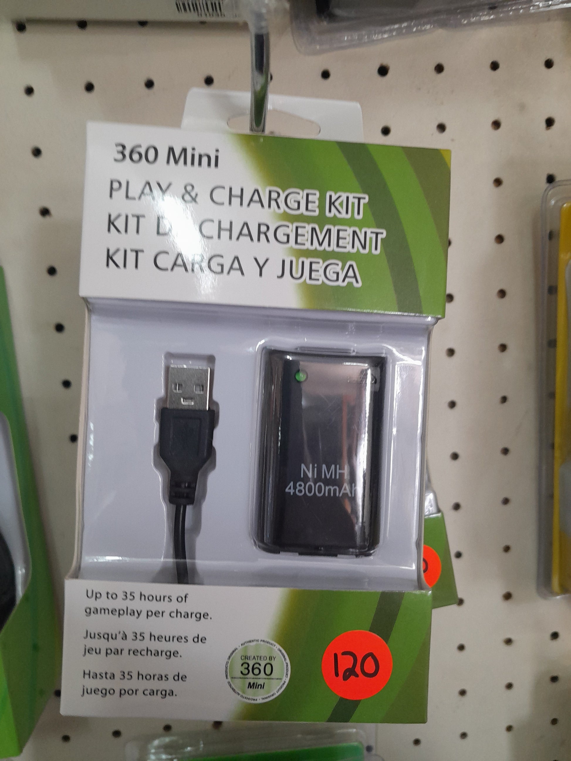 Sealed Xbox 360 Mini Play & Charge Kit, offering long-lasting gameplay with 4800mAh NiMH battery. Available at Die Skatkis.