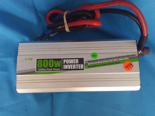 ProUser 800W power inverter with 1200W peak power, suitable for 12V cars, 4x4s, and motorcycles. Ideal for caravans, camping, and boats.