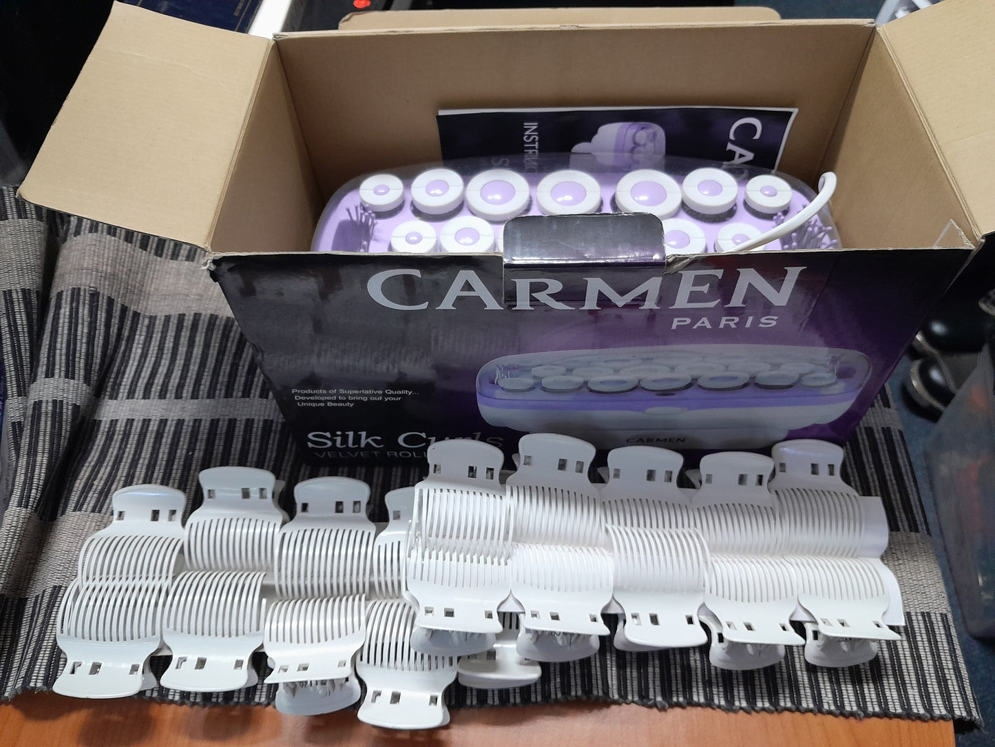 Open Carmen Silk Curls Velvet Rollers Set with Purple and White Rollers and White Clips
