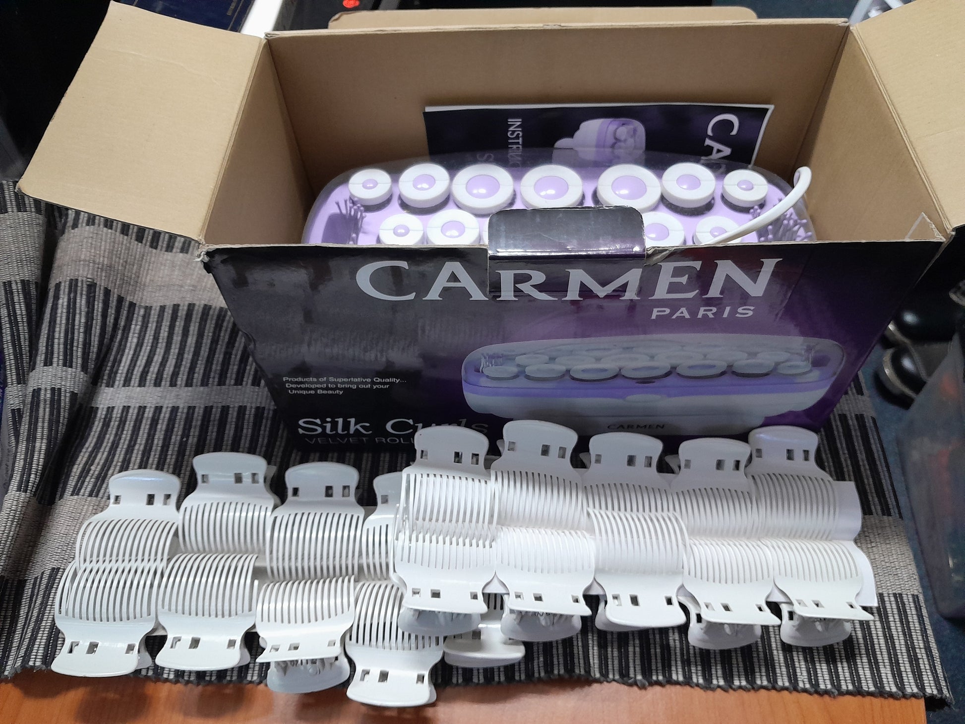 Open Carmen Silk Curls Velvet Rollers Set with Purple and White Rollers and White Clips
