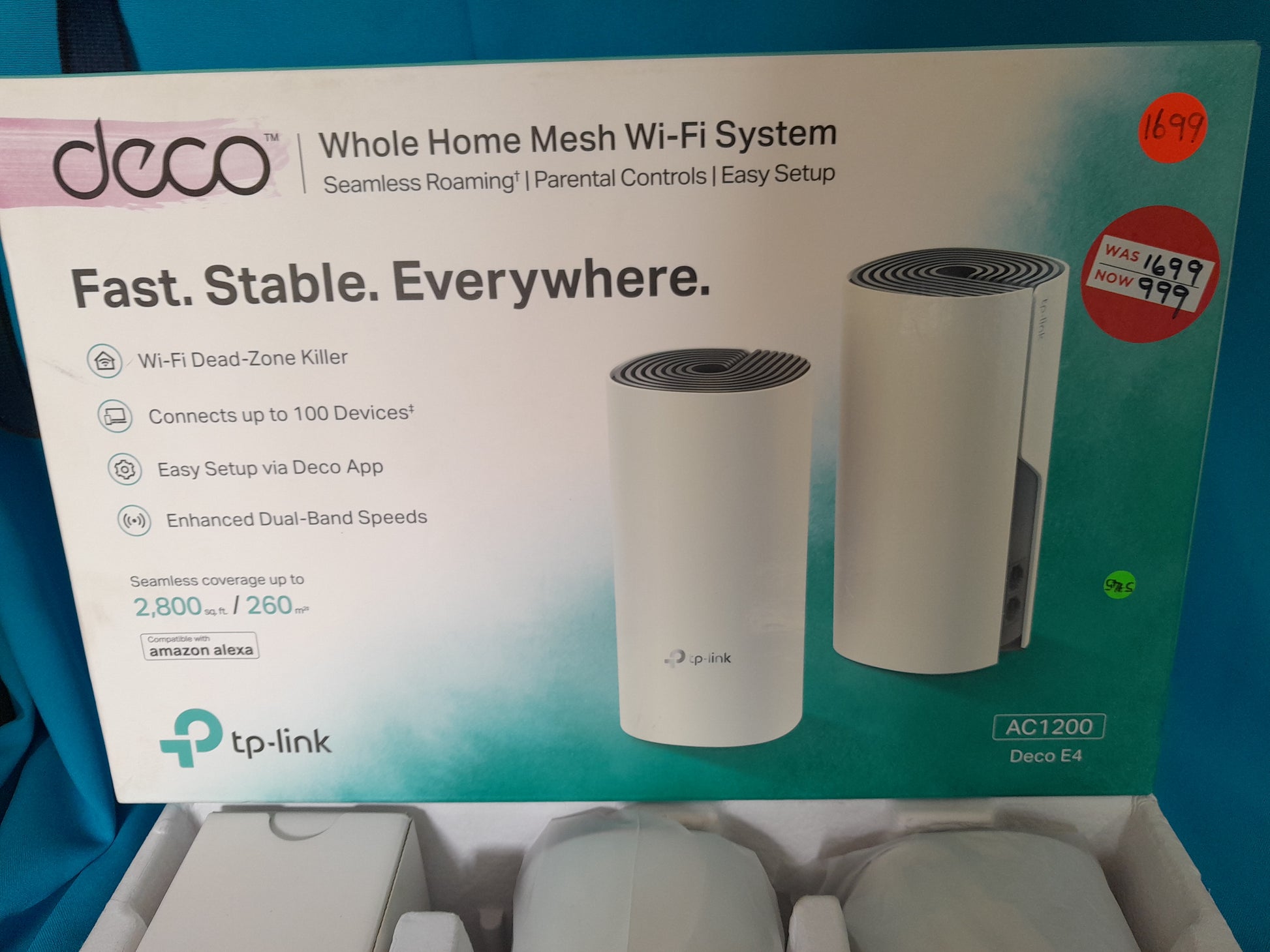 Die Skatkis secondhand store: TP-Link Deco E4 Mesh Wi-Fi System, covering up to 2,800 sq. ft. with enhanced speeds.