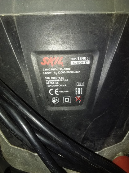 SKIL Router label detailing 1300W power, model F015 1840 01, made in China. Available at Die Skatkis.
