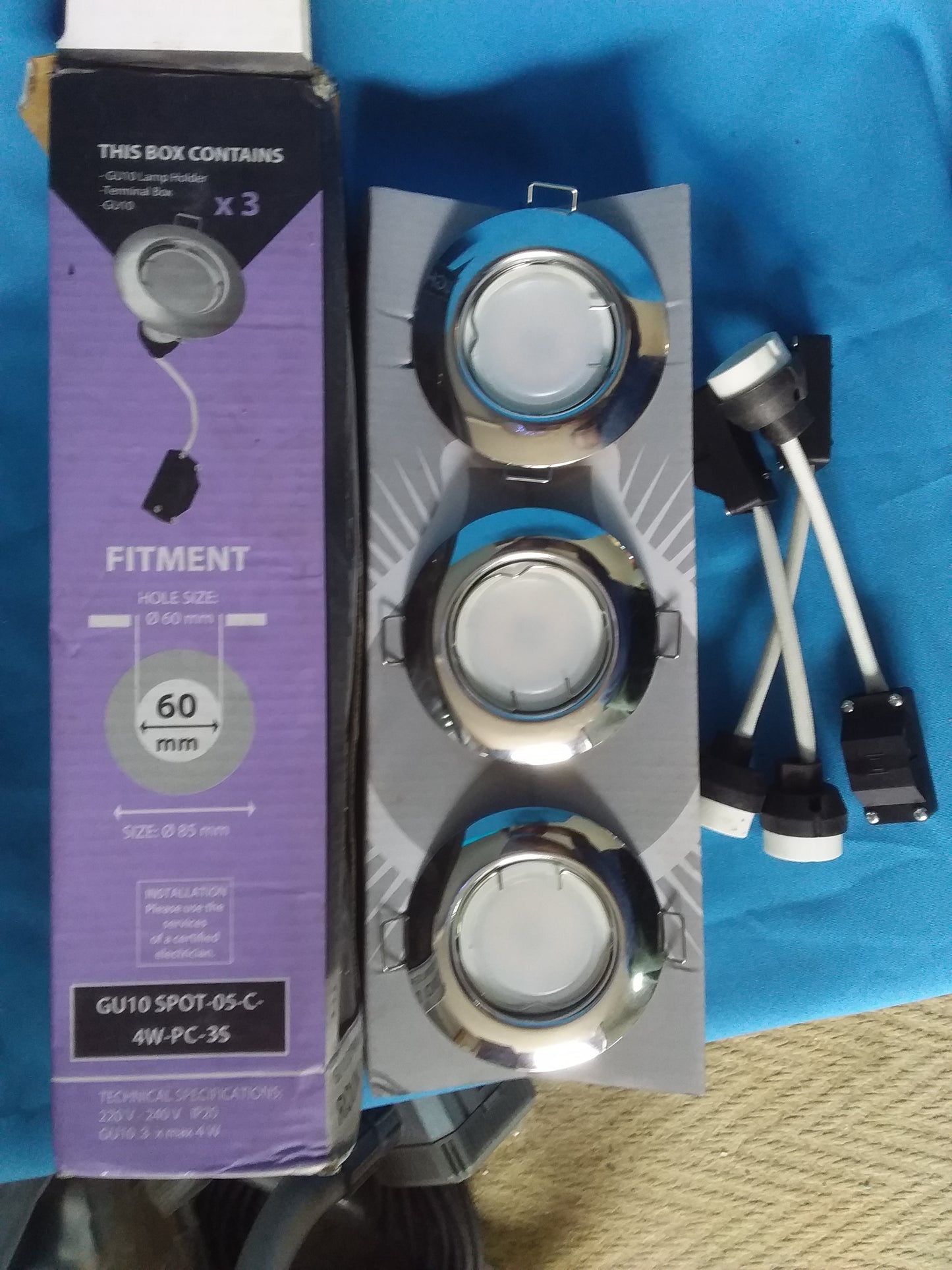 "Light Worx GU10 downlighter set of 3 LED lights with polished chrome finish, 60mm hole size, in original packaging. Available at Die Skatkis.