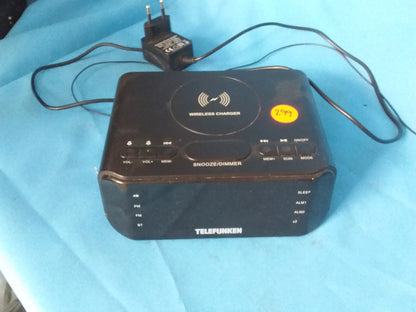 Telefunken Bluetooth clock radio with wireless charging and 3W speaker output, available at Die Skatkis secondhand store.