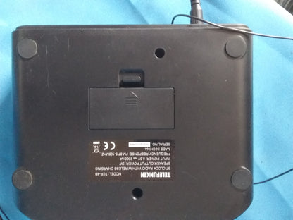 Bottom view of Telefunken Bluetooth clock radio, model TCR-4B, with label showing specs and certifications, available at Die Skatkis.