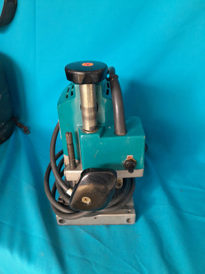 Quality secondhand Makita Router 3600B, 1500W, great for DIY enthusiasts and professionals.