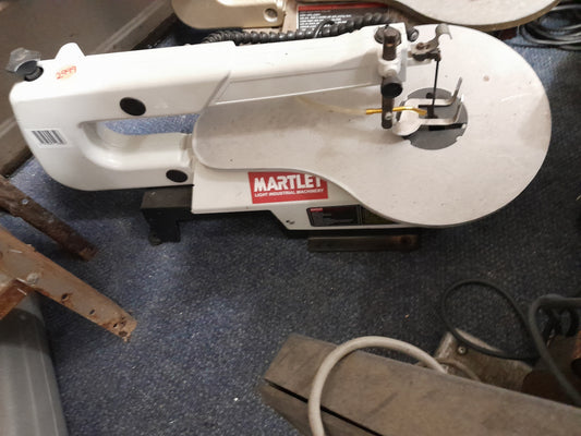 Marlet Scroll Saw in working condition, 120W motor, great addition for any workshop or hobbyist.