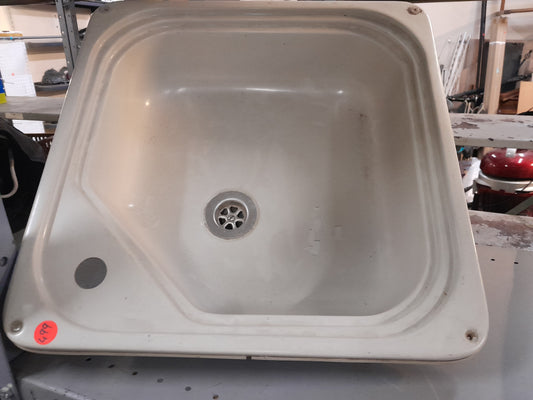 Essential square camping basin, perfect for water storage during outdoor trips.