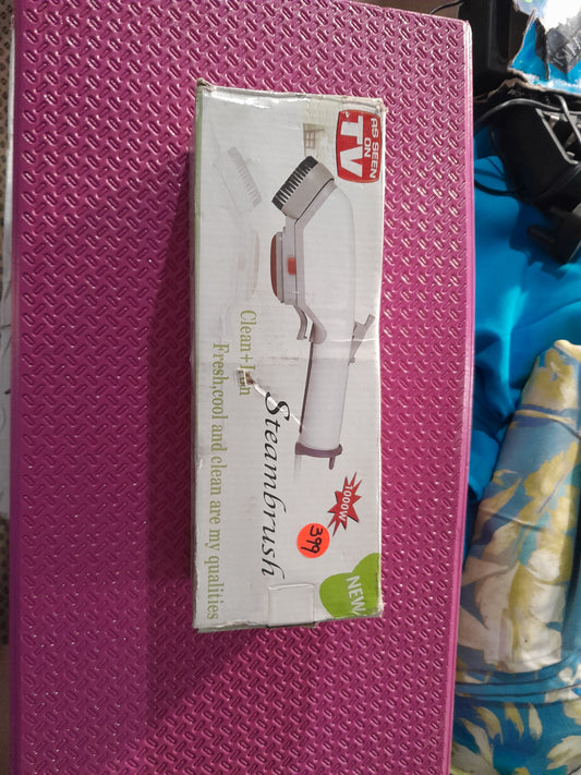  Close-up of the Steambrush packaging highlighting its 1000W power and cleaning capabilities.