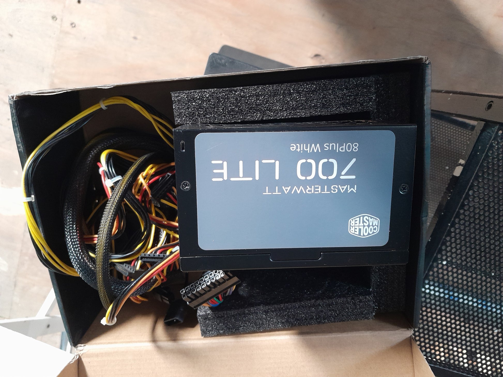 700W Hyper K desktop power supply, perfect for efficient gaming setups and workstations.