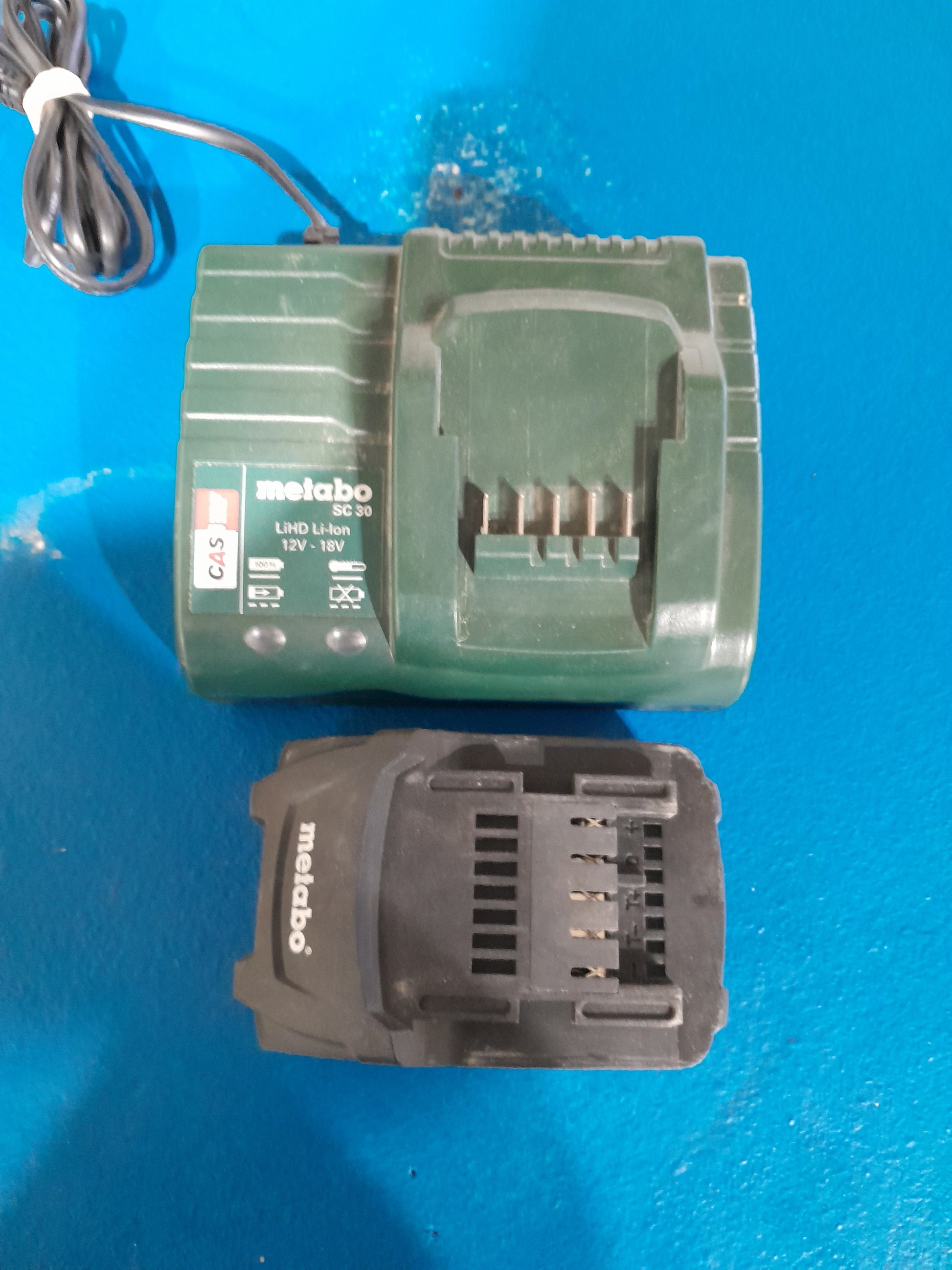 Metabo battery and charger set, ensuring powerful performance for your tools and equipment.