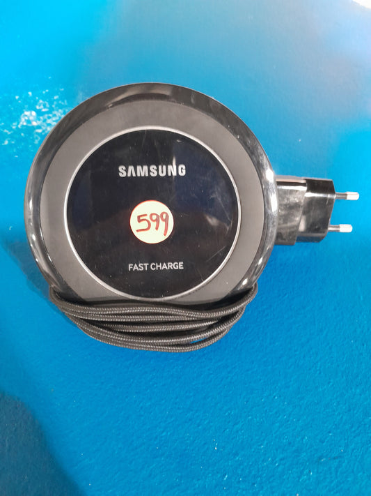 Samsung wireless charger with fast charge capability, a must-have for efficient smartphone charging.