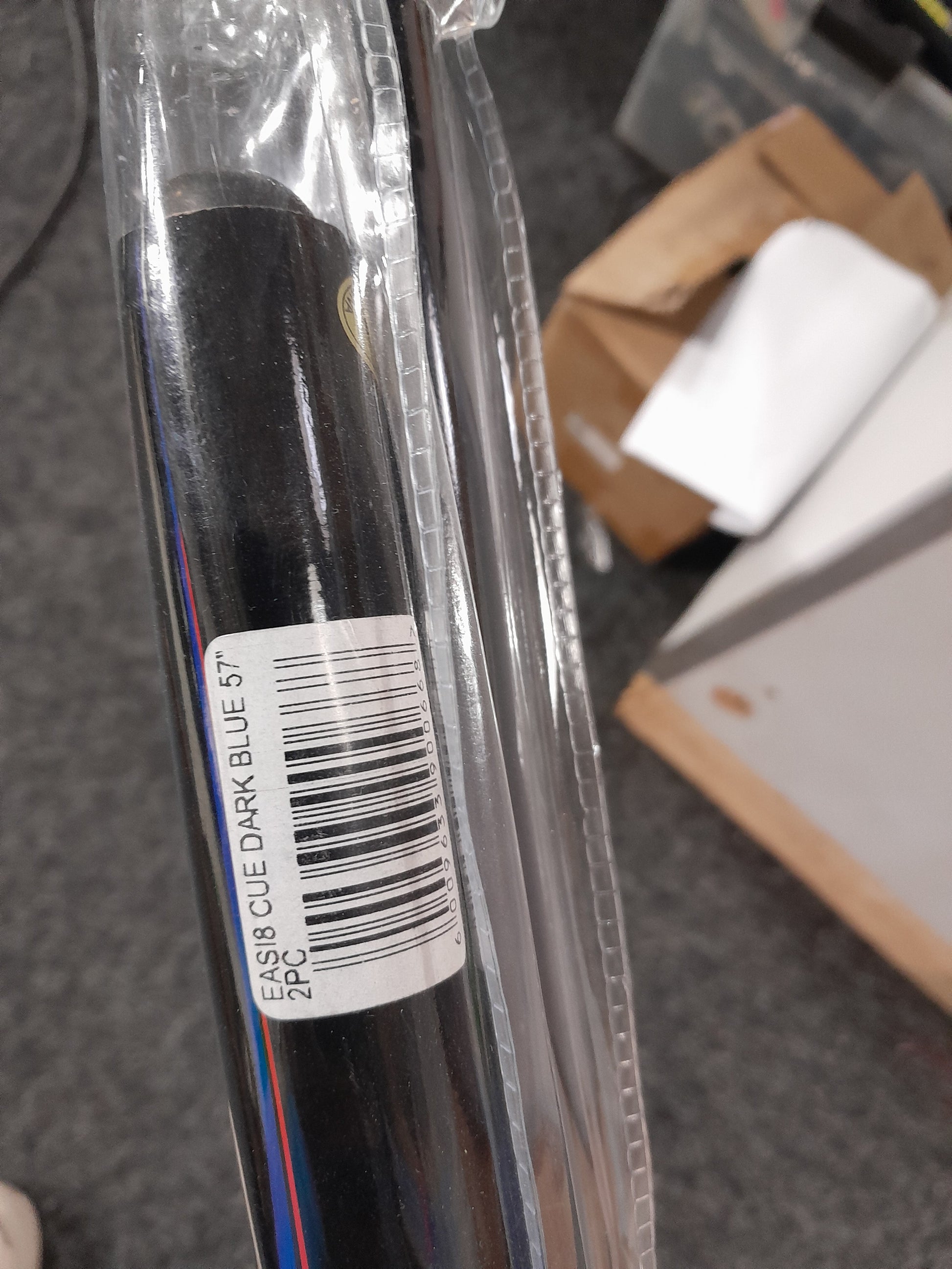 Quality secondhand Easi Eight 57-inch pool cue, ideal for casual and competitive play.