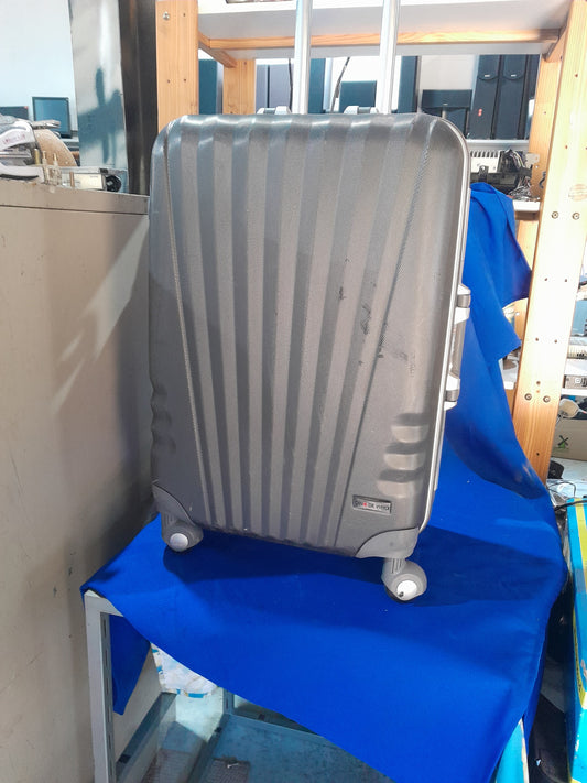 Gino De Vince Cabin Trolley Case, ideal for travel, hard body design for durability.