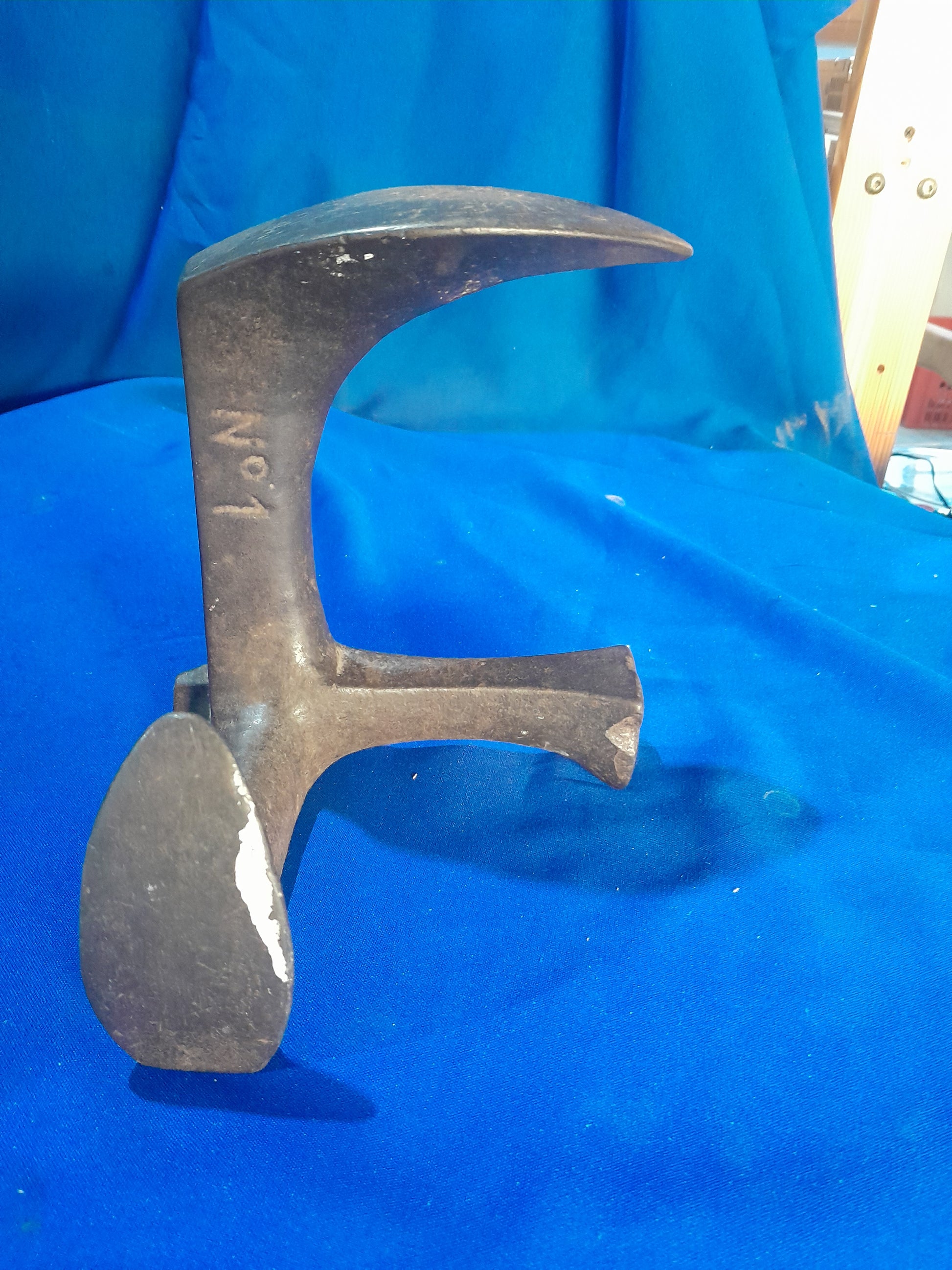 High-quality cast iron shoe last for cobblers, suitable for both professional and hobbyist shoe repair.