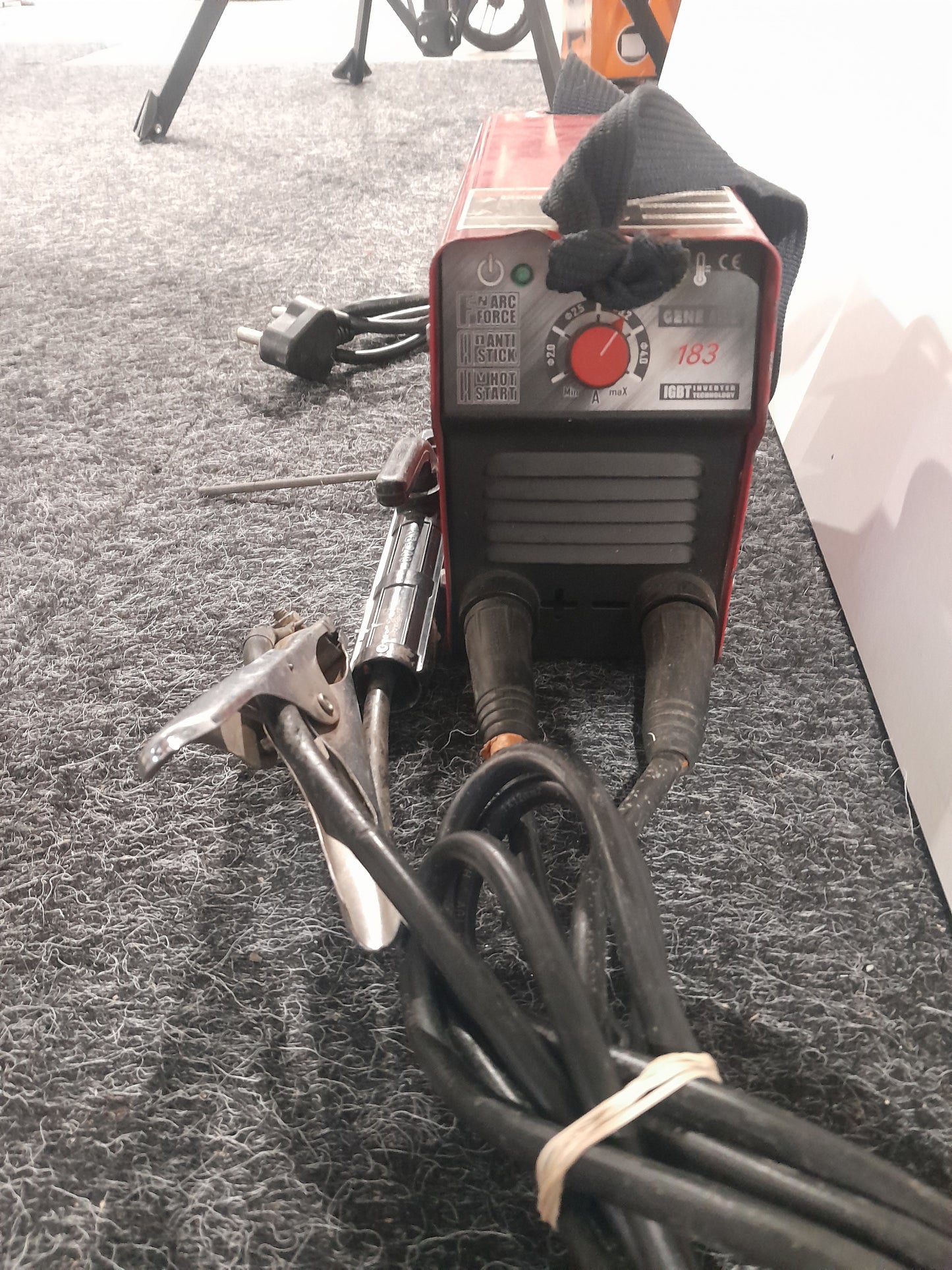Detailed view of Pinnacle Gene Arc 183 Inverter Welder, highlighting its features and controls.