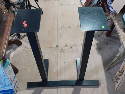 A pair of sturdy steel speaker stands, 60 cm high, perfect for home audio setups.