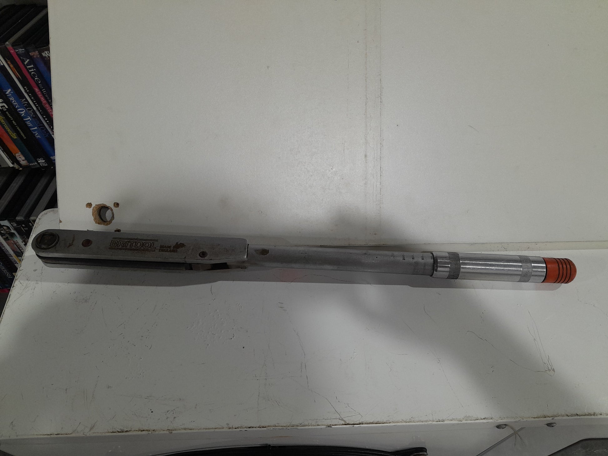 Britool EVT 2000N torque wrench, 50-225 Nm, perfect for precision tightening tasks.