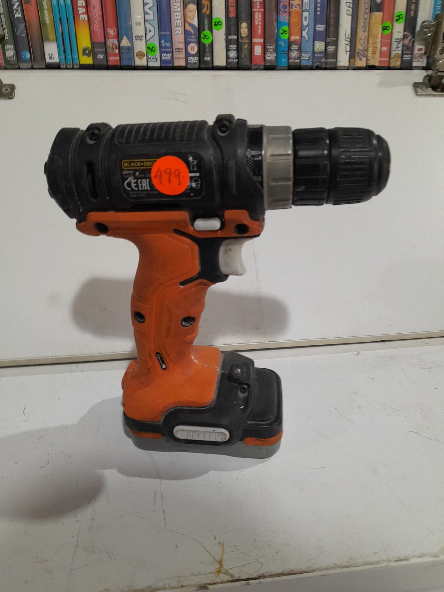 Black&Decker 12V cordless drill, lightweight design, keyless chuck, ideal for various DIY projects.