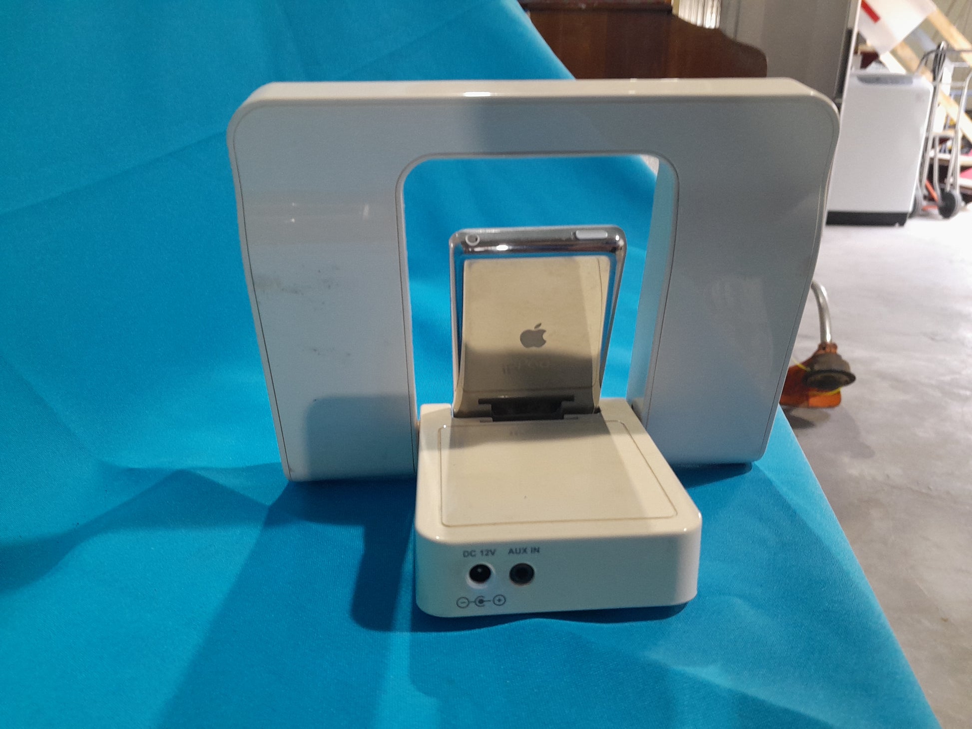 Stylish Polk Audio miDock speaker system, perfect for home or travel use.