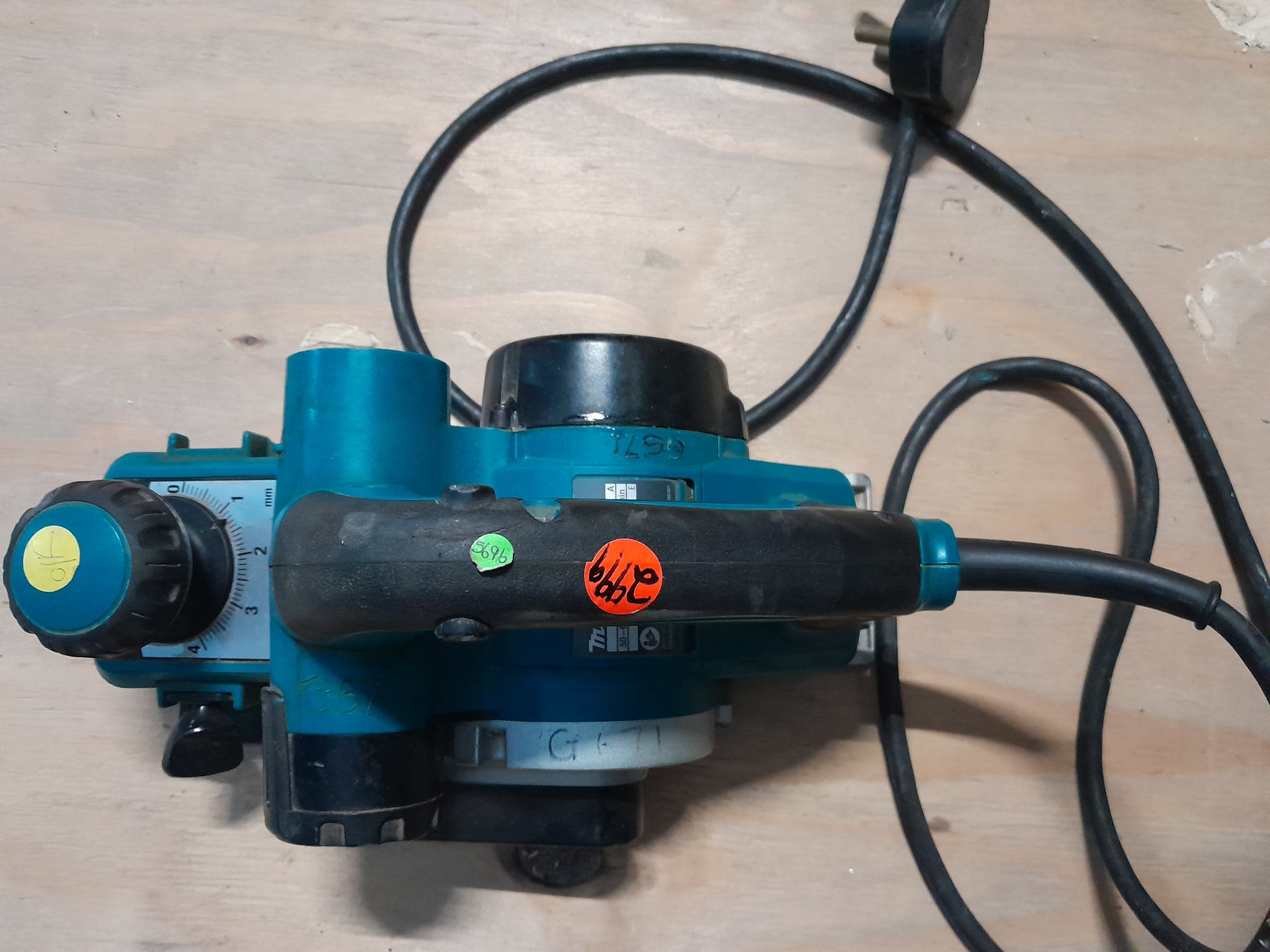 Used Makita KP0810K planer, 82mm, 850 watt, ideal for woodworking projects.