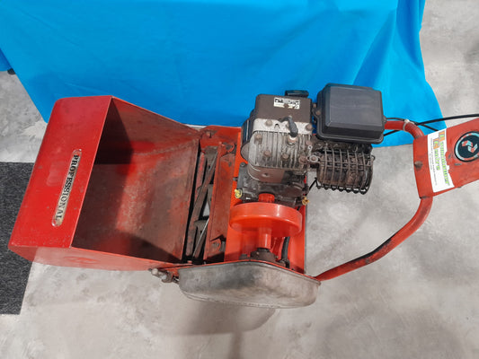 Quality used professional rolling lawnmower available at Die Skatkis, your online secondhand store.