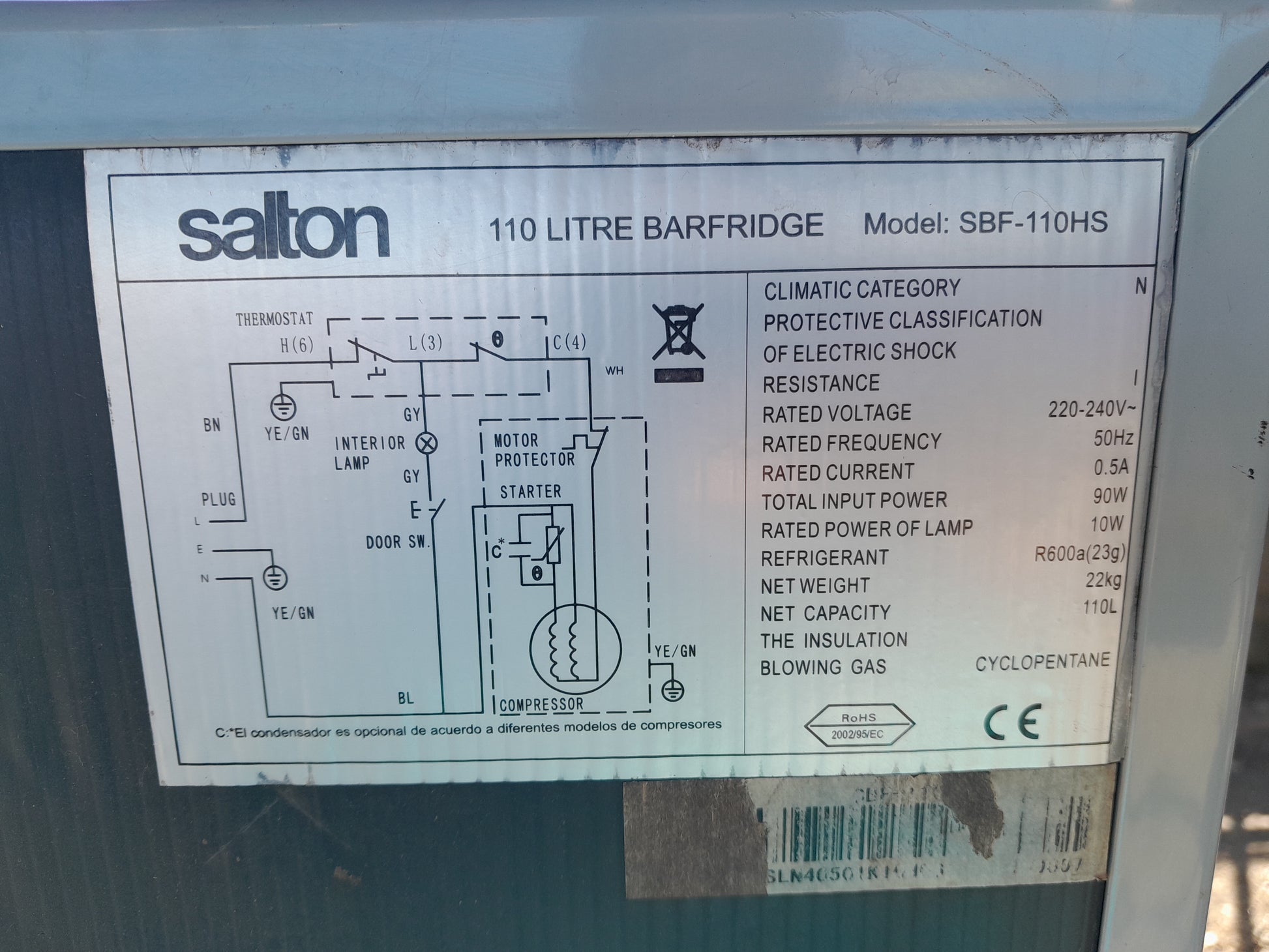 Detailed specifications of the Salton 110 litre bar fridge model SBF-110HS.