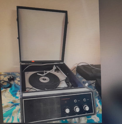 Classic Ferguson vinyl player ready to play 33 and 45 RPM records.